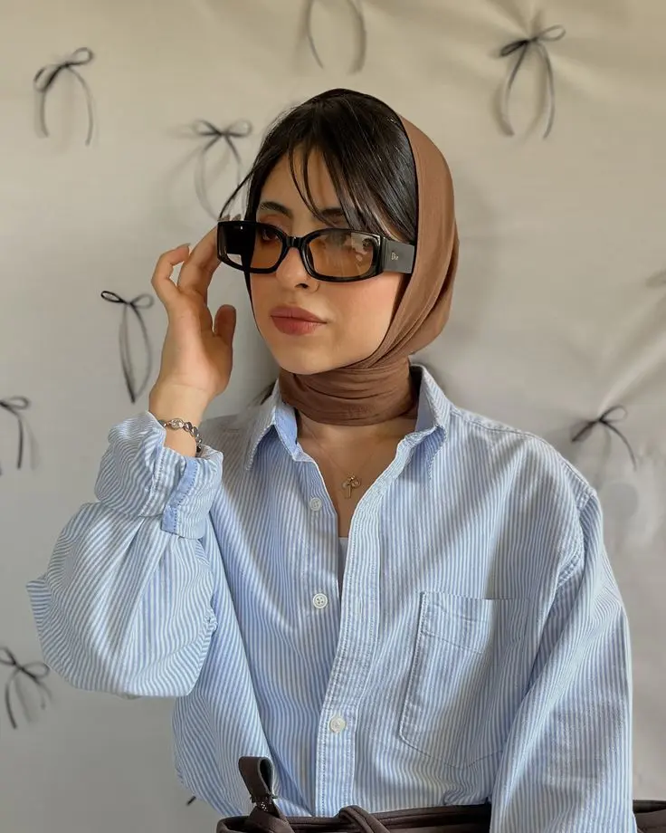 بستن مینی اسکارف دور گردن