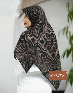 روسری پاییزی مشکی و طوسی