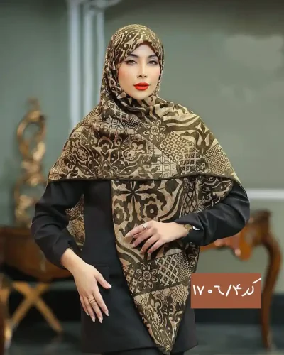روسری پاییزه قهوه ای