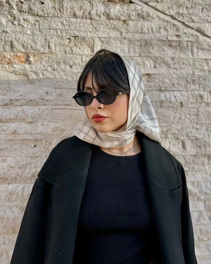 بستن مینی اسکارف دور گردن