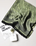 روسری ابریشم ژاکارد دورو طرح پر کد 1795 - Image 8