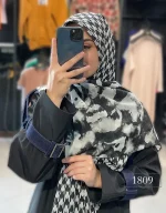 روسری حریر نخ طرح پیچازی کد 1809
