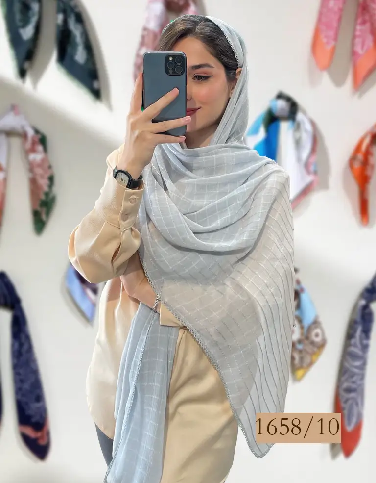 shawl.harir.sadeh.nazkhaton1405.03 شال حریر نخ لبه گیپور کد 1658 - Image 1